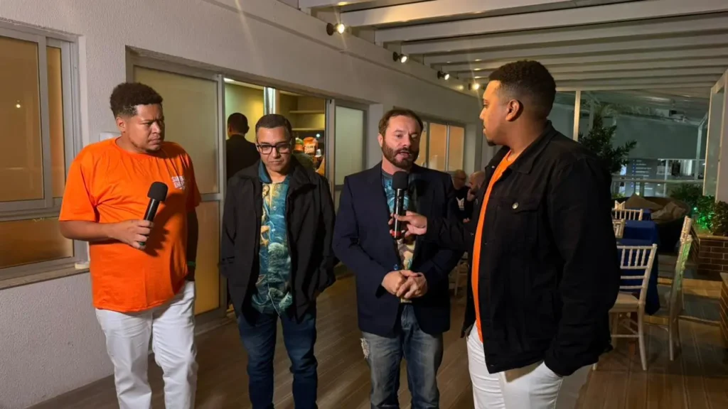 Duda Neto e Tadeu Stangherlin na festa de 3 anos do Samba Enredo