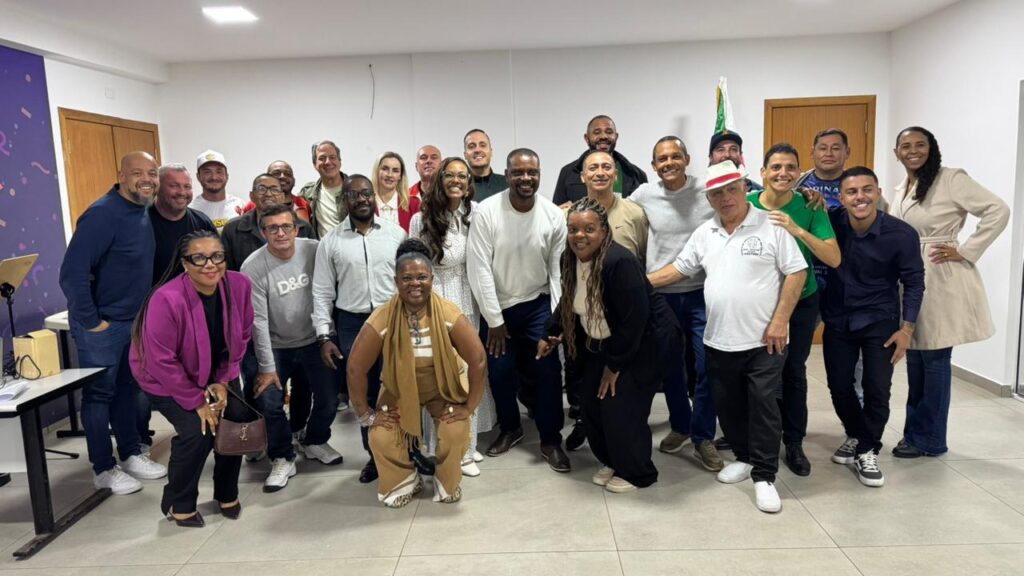 Diretoria da Liesf e presidentes das escolas de samba