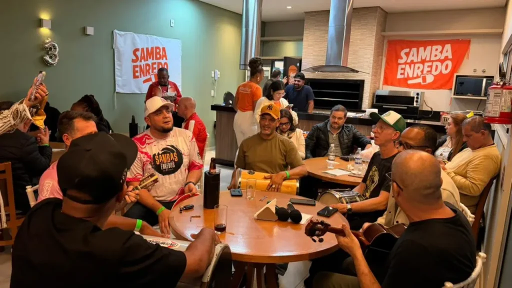 Roda de Samba Enredo na festa de 3 anos