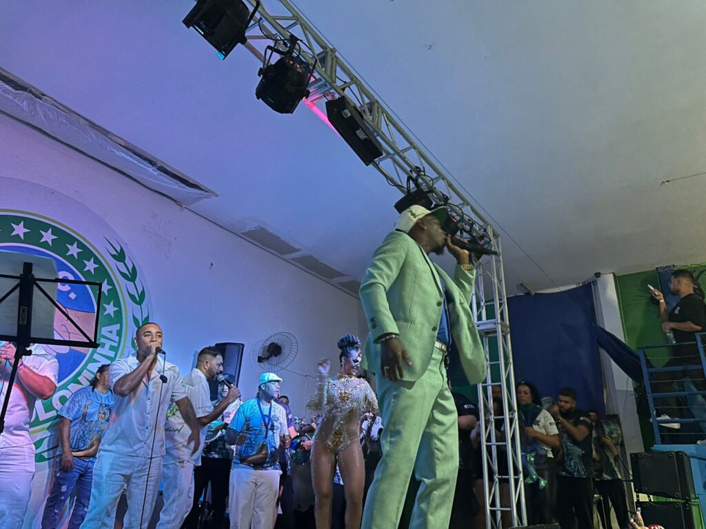 Coloninha apresenta equipe para o carnaval 2027 em Florianópolis