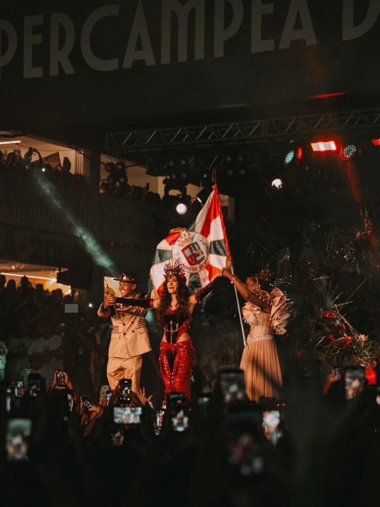 Grande Rio, com coroação de Anitta, quebrou todos os recordes