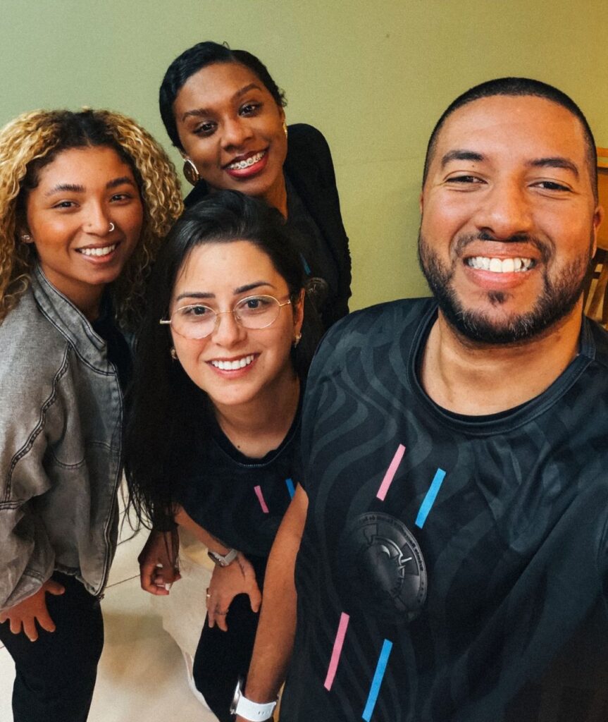 Thays Santana, Kimberlly Alves, Roberta Barbosa e Nilo Coelho, nova equipe da Acadêmicos