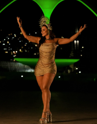 Paolla Oliveira rainha da Imperatriz Leopoldinense