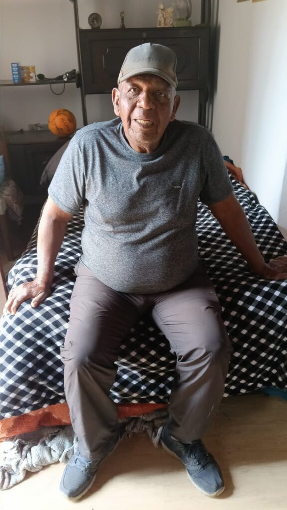 Compositor Valter Santos, hoje com 92 anos, em casa - Foto: Alzemi Machado